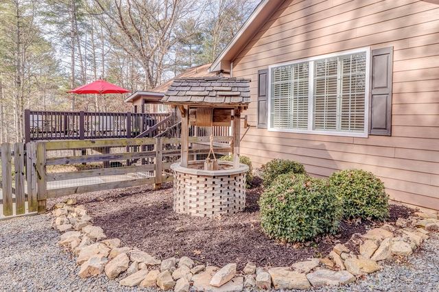 382 Adventure Trail, Ellijay, GA 30540