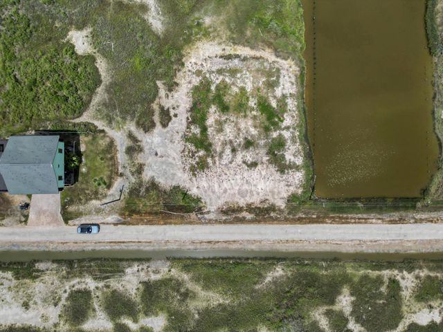 3301 Sailfish Drive, Port Bolivar, TX 77650