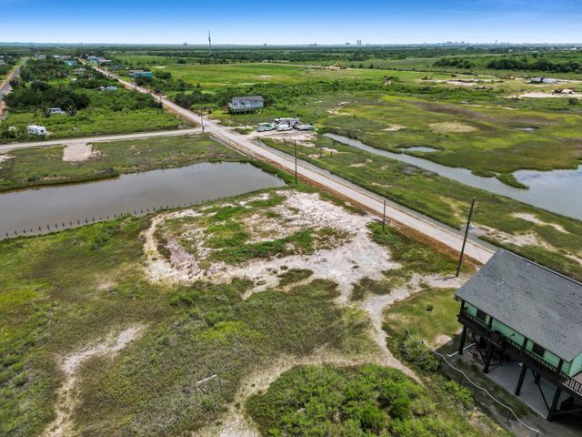 3301 Sailfish Drive, Port Bolivar, TX 77650