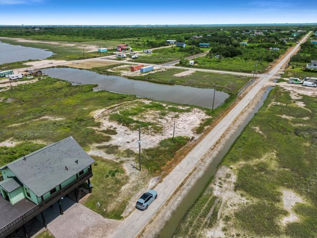 3301 Sailfish Drive, Port Bolivar, TX 77650