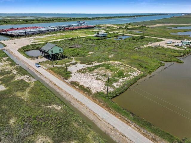 3301 Sailfish Drive, Port Bolivar, TX 77650