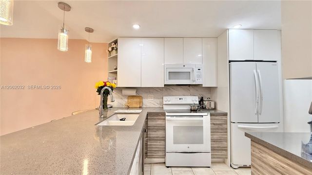 1830 Dixieanna Street 603, Hollywood, FL 33020