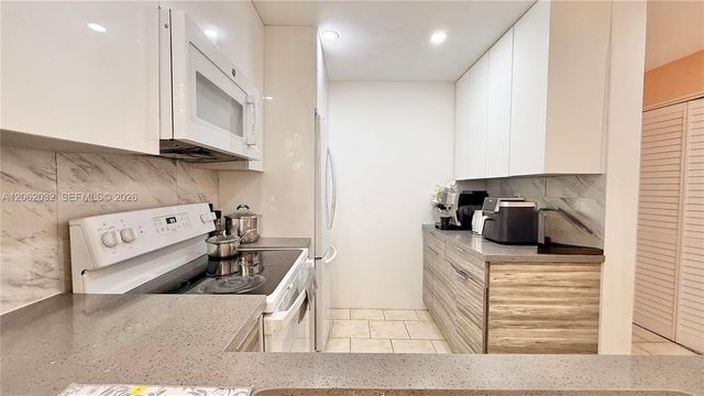 1830 Dixieanna Street 603, Hollywood, FL 33020
