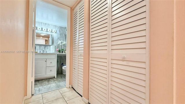 1830 Dixieanna Street 603, Hollywood, FL 33020