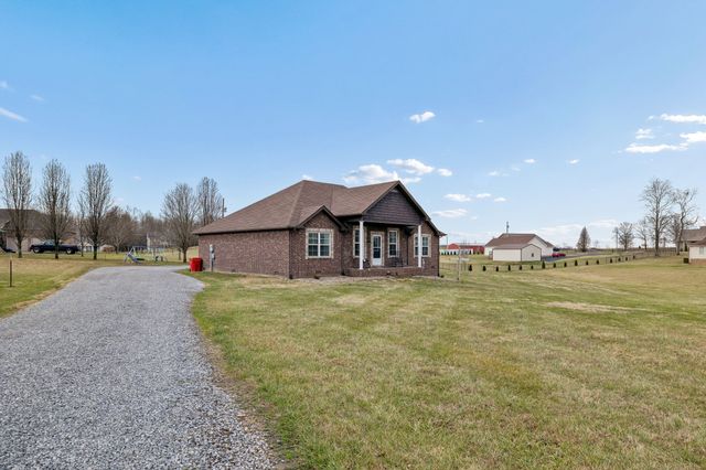 70 Hayden Drake Ln, Lafayette, TN 37083
