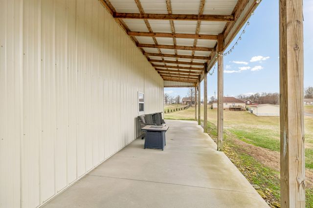 70 Hayden Drake Ln, Lafayette, TN 37083