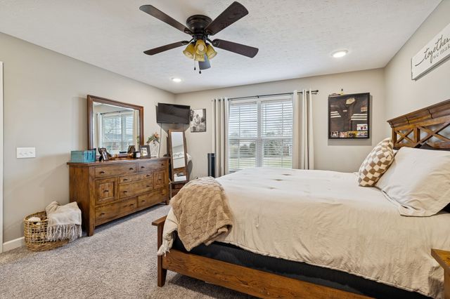 70 Hayden Drake Ln, Lafayette, TN 37083