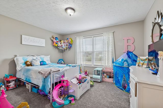 70 Hayden Drake Ln, Lafayette, TN 37083