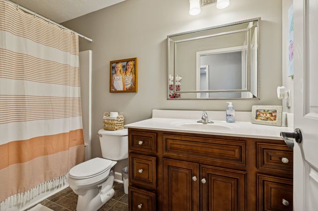 70 Hayden Drake Ln, Lafayette, TN 37083