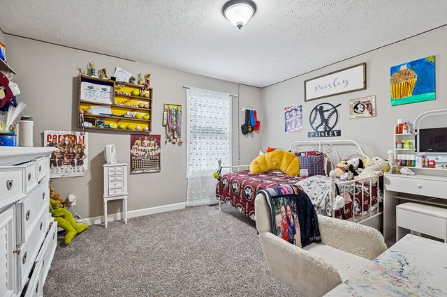 70 Hayden Drake Ln, Lafayette, TN 37083