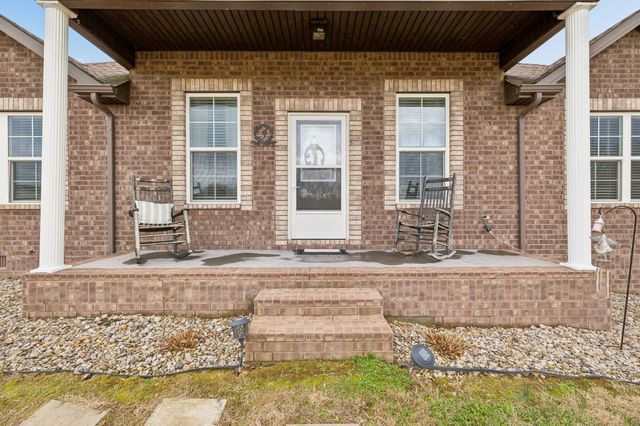 70 Hayden Drake Ln, Lafayette, TN 37083