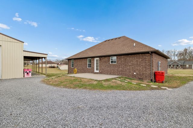 70 Hayden Drake Ln, Lafayette, TN 37083