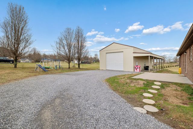 70 Hayden Drake Ln, Lafayette, TN 37083