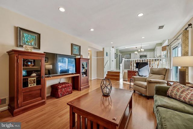 13647 SPINNING WHEEL DR, Germantown, MD 20874