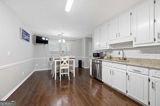 4255 Willow Springs Drive, Loganville, GA 30052