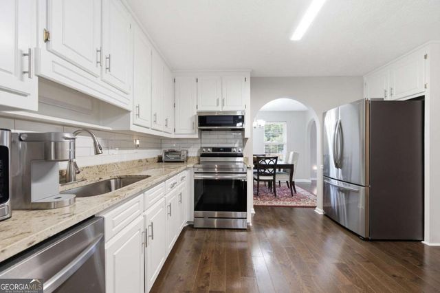 4255 Willow Springs Drive, Loganville, GA 30052