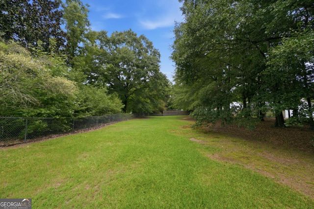4255 Willow Springs Drive, Loganville, GA 30052