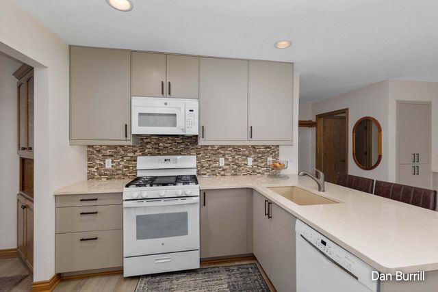 4256 Del Mar Drive SW, Wyoming, MI 49418