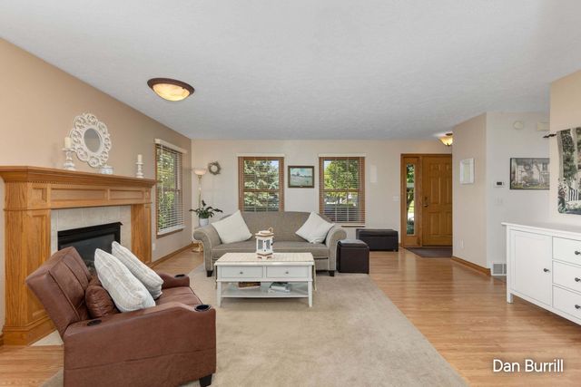 4256 Del Mar Drive SW, Wyoming, MI 49418