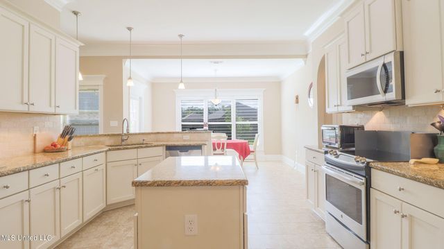 2939 Cypress Creek Drive, D'iberville, MS 39540