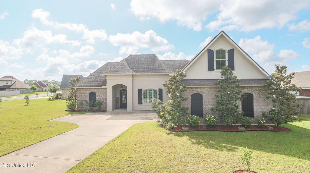 2939 Cypress Creek Drive, D'iberville, MS 39540