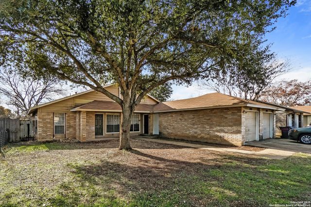 8858 MEADOW RANGE ST, San Antonio, TX 78250