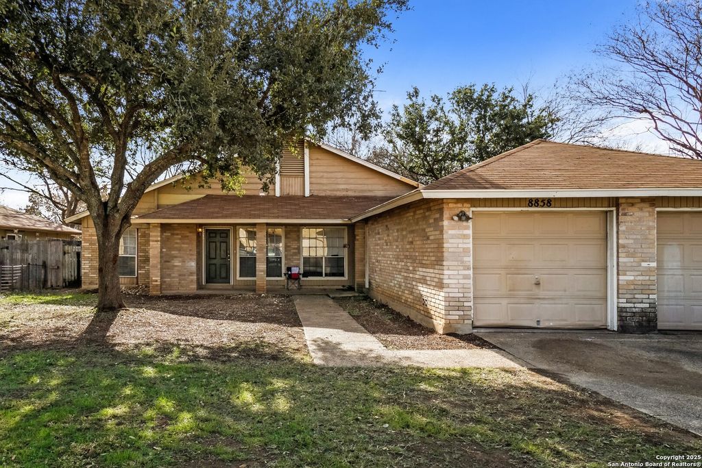 8858 MEADOW RANGE ST, San Antonio, TX 78250