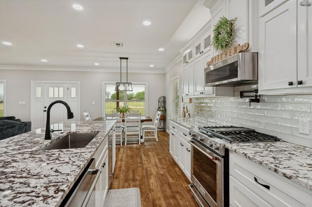 709 S BELL ROAD, Iowa Park, TX 76367