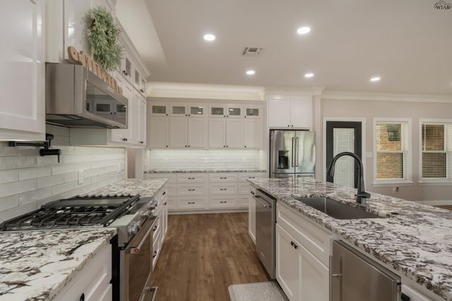 709 S BELL ROAD, Iowa Park, TX 76367