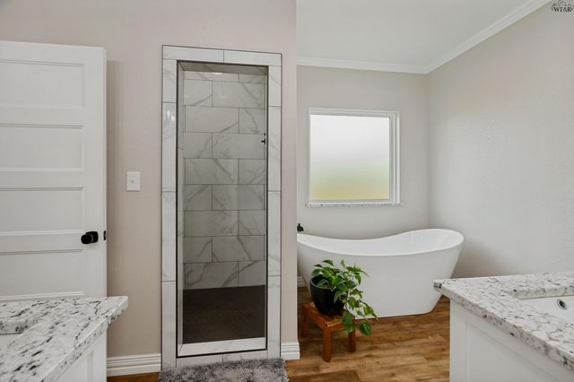 709 S BELL ROAD, Iowa Park, TX 76367