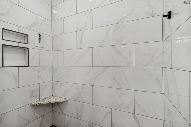 709 S BELL ROAD, Iowa Park, TX 76367