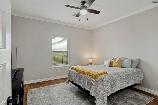 709 S BELL ROAD, Iowa Park, TX 76367