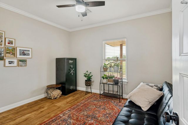 709 S BELL ROAD, Iowa Park, TX 76367