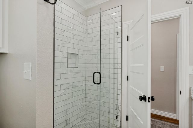 709 S BELL ROAD, Iowa Park, TX 76367