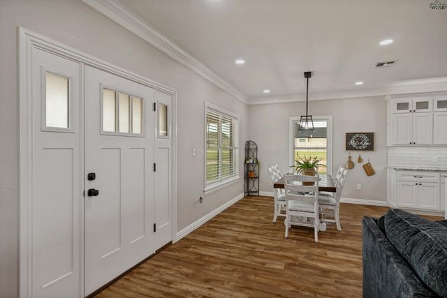 709 S BELL ROAD, Iowa Park, TX 76367