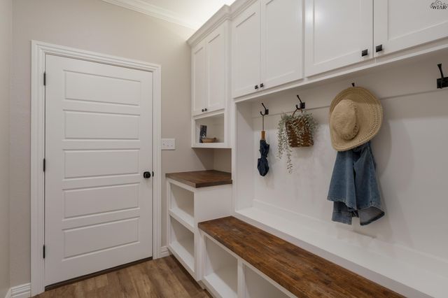 709 S BELL ROAD, Iowa Park, TX 76367