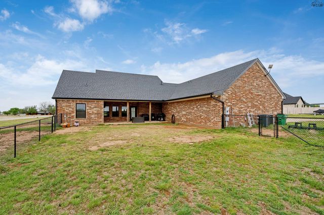 709 S BELL ROAD, Iowa Park, TX 76367