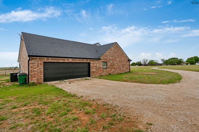 709 S BELL ROAD, Iowa Park, TX 76367