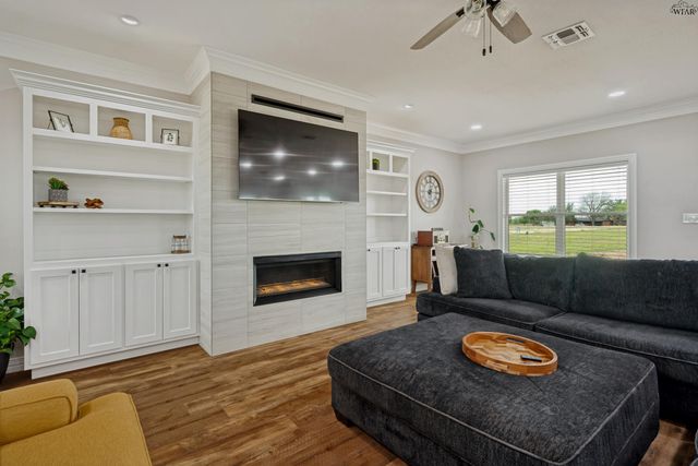 709 S BELL ROAD, Iowa Park, TX 76367