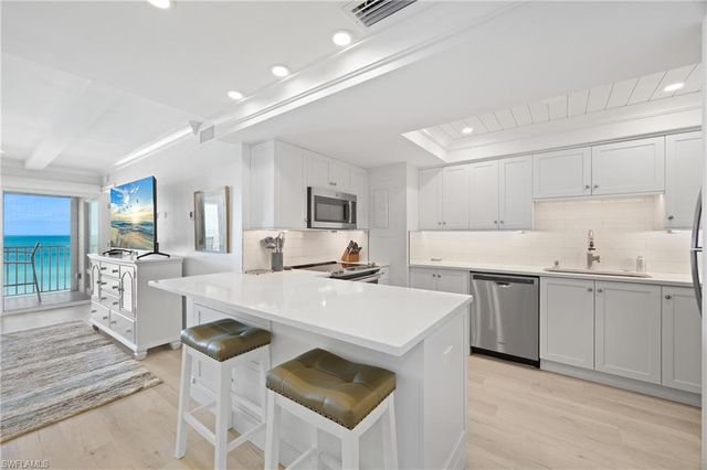 3443 Gulf Shore BLVD N 509, Naples, FL 34103