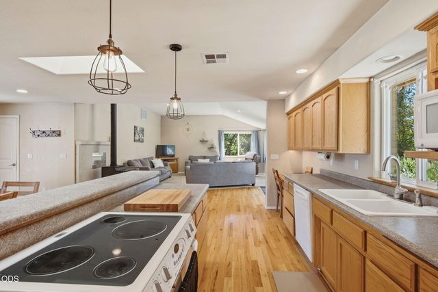 1410 Applegate Avenue, Grants Pass, OR 97527