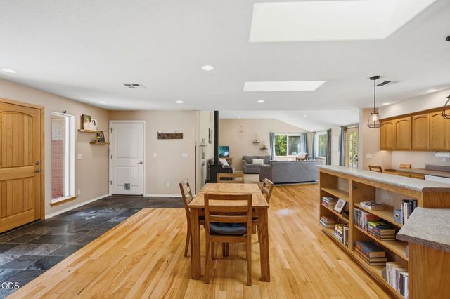 1410 Applegate Avenue, Grants Pass, OR 97527
