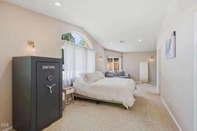 1410 Applegate Avenue, Grants Pass, OR 97527
