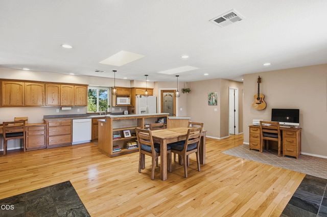 1410 Applegate Avenue, Grants Pass, OR 97527