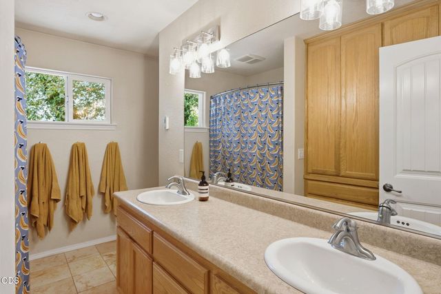 1410 Applegate Avenue, Grants Pass, OR 97527