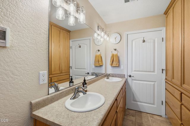 1410 Applegate Avenue, Grants Pass, OR 97527