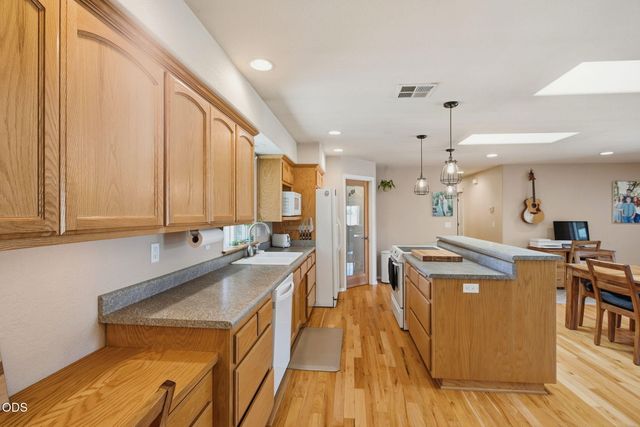 1410 Applegate Avenue, Grants Pass, OR 97527