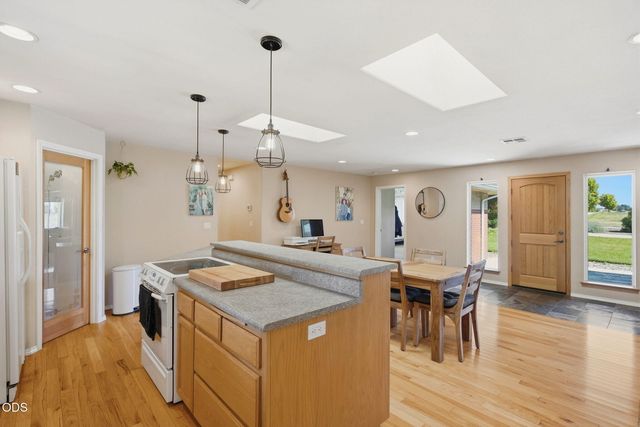 1410 Applegate Avenue, Grants Pass, OR 97527