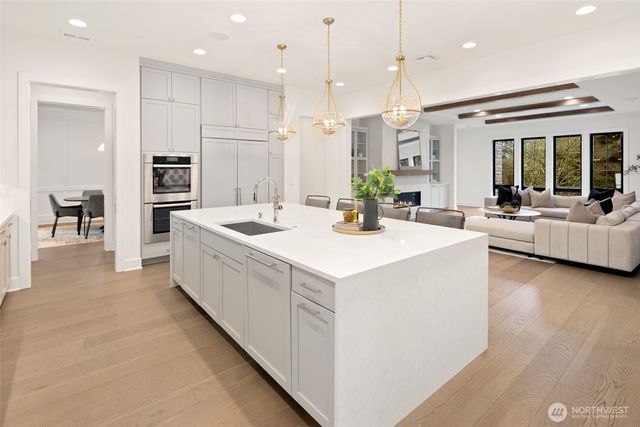 4216 83rd Avenue SE, Mercer Island, WA 98040