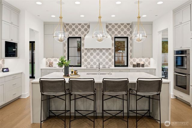 4216 83rd Avenue SE, Mercer Island, WA 98040